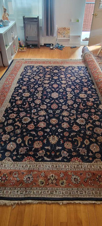 Persian hand made 100% wool signed carpet Tapis persan en laine