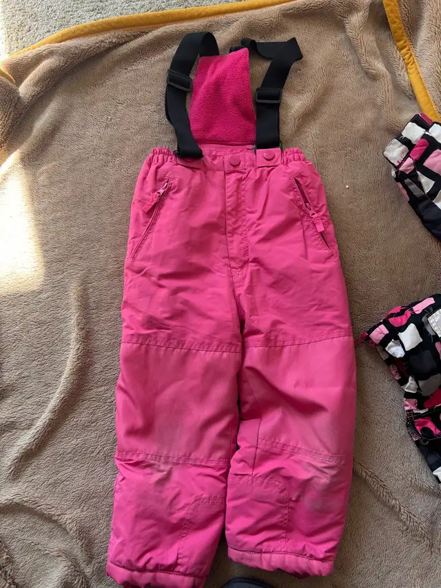 3 years old snow suit in Clothing - 3T in Lethbridge - Image 3