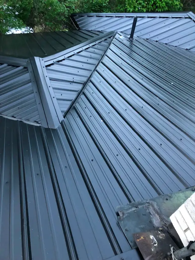 Roofers for Hire403495652667566081