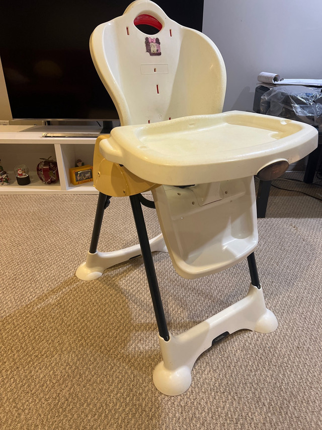 High chair in Feeding & High Chairs in Winnipeg - Image 2