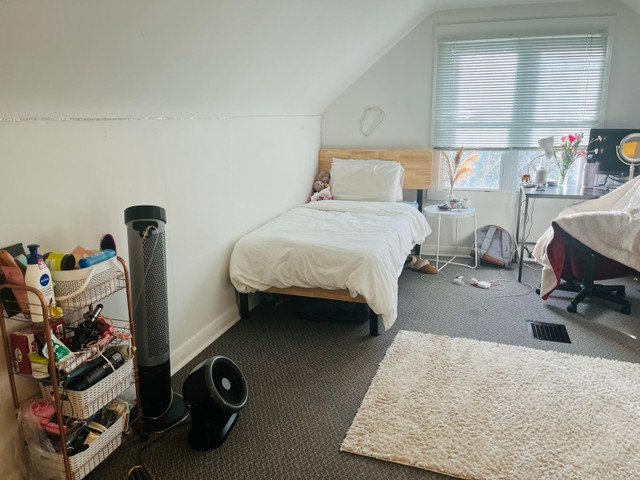 1 Bedroom Near McMaster University in Room Rentals & Roommates in Hamilton - Image 2
