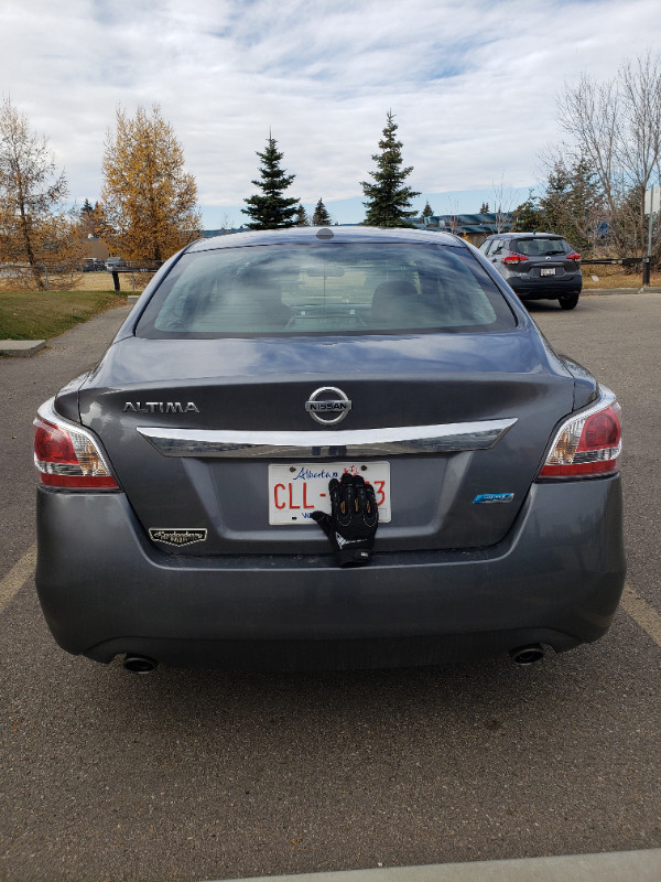 Altima 2015 - Automatic - remote starter - two set of tires in Cars & Trucks in Edmonton - Image 4