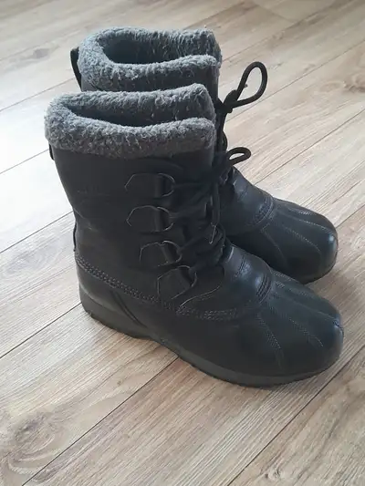 Bottes d'hiver Sorel taille 39-40 ou 8 H chaudes et isolantes, View more