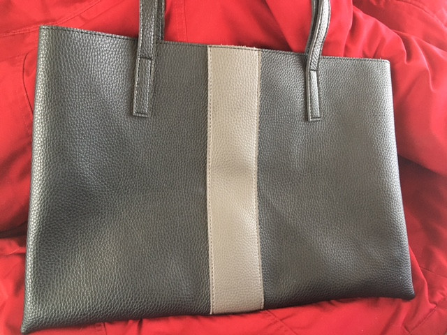 Vince Camuto Leather tote $25. Victoria Harbour (Midland) in Women's - Bags & Wallets in Barrie