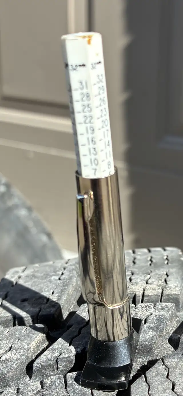 Snows on alloy wheels in Tires & Rims in Peterborough - Image 5