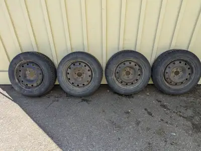 4 Winter Tires - Michelin X-Ice - 215/60R16 - 5x114.3 DOT HC49 03JX 3514 6/32nds tread depth remaini...