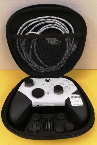 Manette XBOX ONE Elite Series 2 blanche, View more
