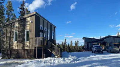 Garden suite constructed in 2017. It measures 17'x 34' inside dimensions with roughly 14' vaulted ce...