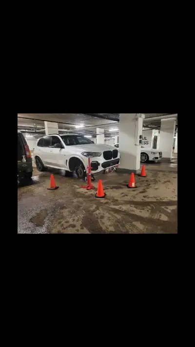 Mechanic mobile for cars trucks vans tractors forklift moto bicycles or flat tire repair mobile serv...
