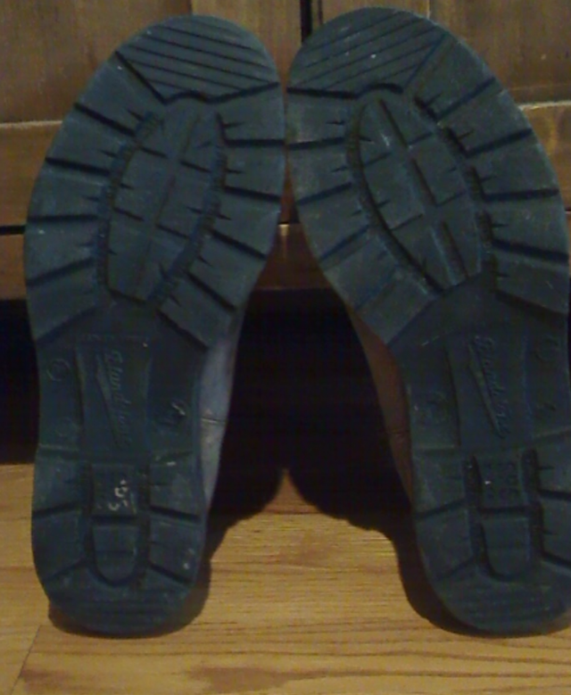 Blundstone Boots Classic Aus8.5/M9.5/W12 in Men's Shoes in City of Toronto - Image 5