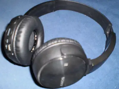 Microphone -------------- Grundig GDM 310 Dynamic Microphone $20 Nexxtech Personal Amplified Listene...