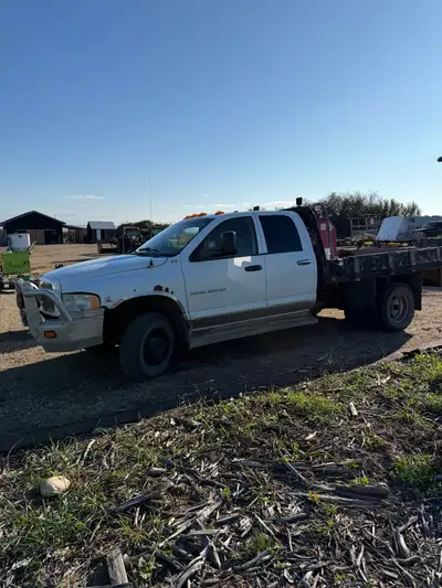 -Laramie Trim Level -Heated seats -Manual Transmission -5.9L Cummins engine -Moose bumper -Light bar...