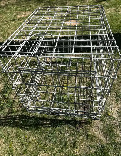In good condition, missing bottom tray. We used a blanket instead $20