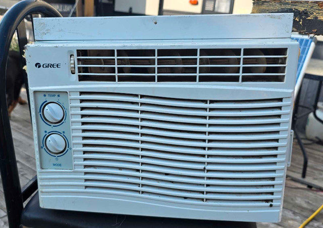 Gree air conditioner 5000btu in Heaters, Humidifiers & Dehumidifiers in Hamilton