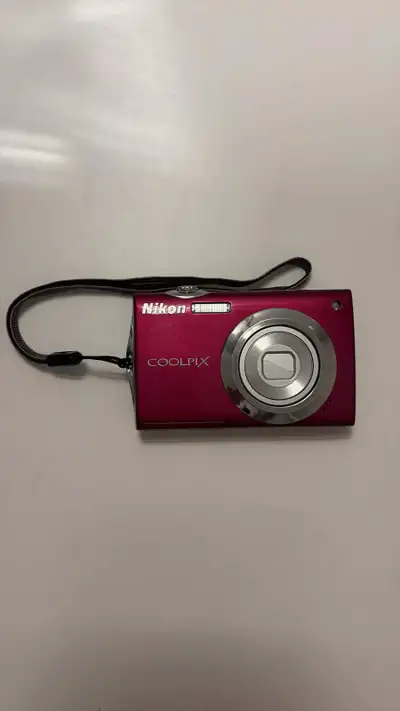 Nikon Coolpix S4000, View more