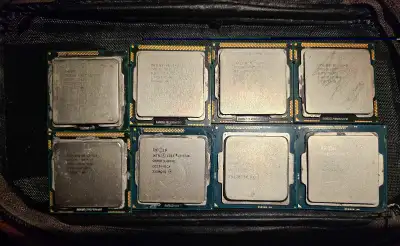 Lot de 8 processeurs Intel Core i3, View more