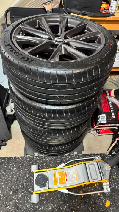 Came off a 2025 ct5v Wheels are Cadillac 19x8.5 29 offset 5x120 Tires are Michelin Pilot sport 4s ru...