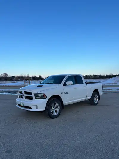 2016 Dodge Ram Sport Fresh safety 214000kms 2” levelling kit 35” Goodyear Duratracs (20,000ish kms o...