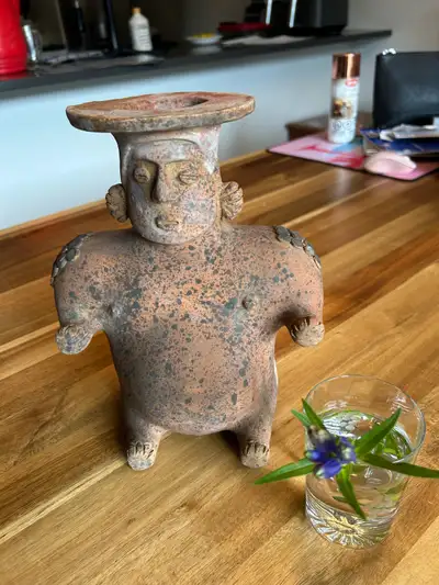 Statuette Maya en Terre Cuite, View more