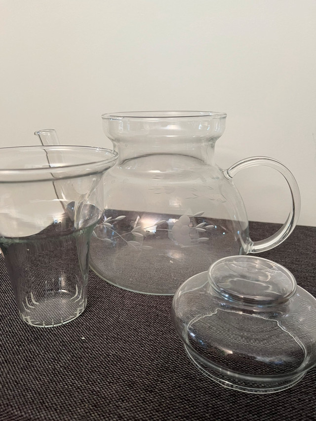 Princess House Glass Tea Pot EUC $20  in Kitchen & Dining Wares in Edmonton - Image 2
