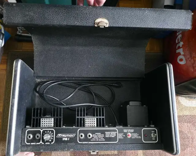 1960's Traynor YPN1 amp in Amps & Pedals in City of Toronto - Image 4