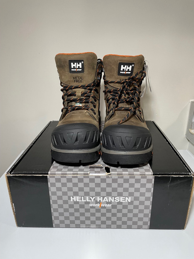 HELLY HANSEN WORK BOOTS - SIZE 8 NEW CONDITION in Men's Shoes in Lethbridge - Image 2