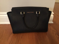 Michael Kors handbags / Black & Tan