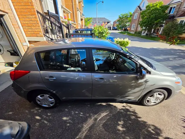 AMAZING LOW MILEAGE 2009 NISSAN VERSA