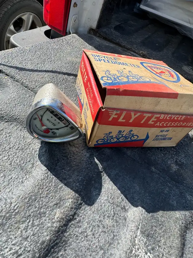 flyte bicycle speedometer vintage  in Other in Saskatoon - Image 3