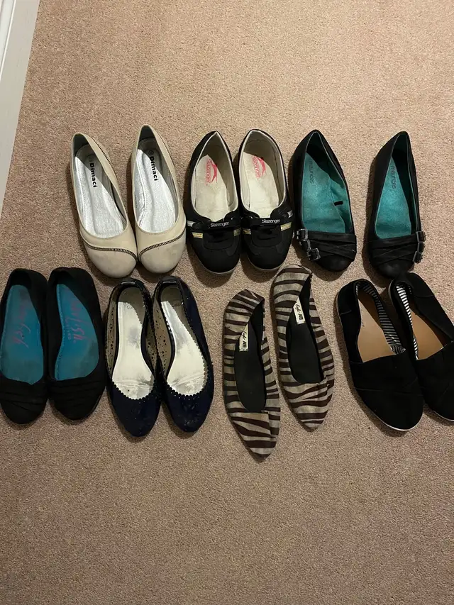 Women’s Summer Shoes Size 7.5  in Women's - Shoes in Kitchener / Waterloo - Image 2