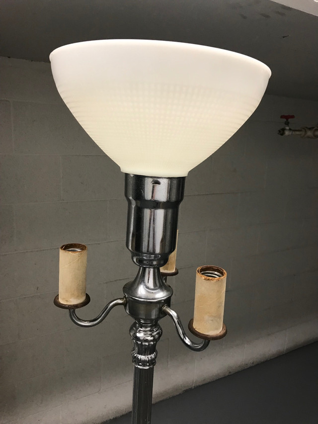 Floor Lamp in Indoor Lighting & Fans in City of Toronto - Image 3