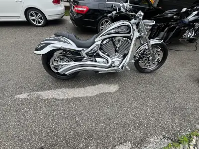 2009 Victory Ness JackPot 10 year anniversary edition, Production volume 250 units only, signed and...