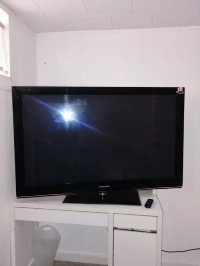 SAMSUNG 50 INCH PLASMA TV MODEL PN50B530, View more