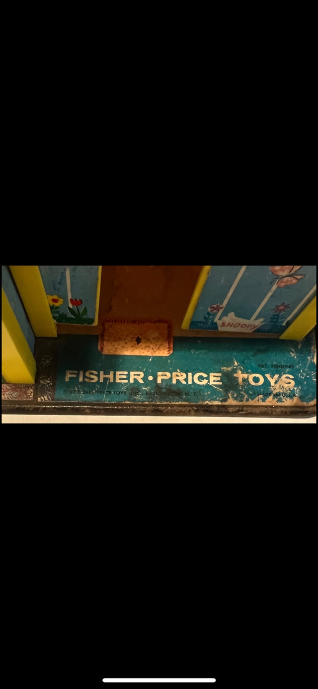 1969 Fisher Price Play Family House Vintage Antique Toy  in Arts & Collectibles in Kingston - Image 4