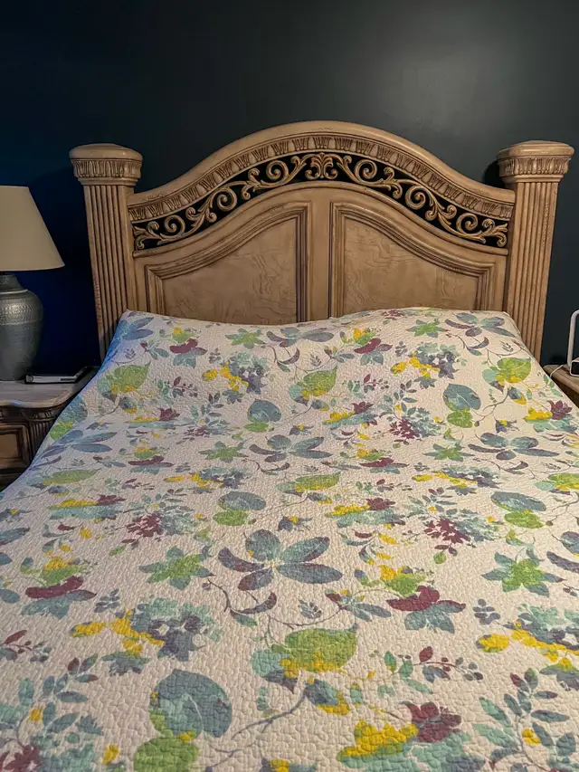 Wynwood Cordoba Queen Bedroom Set – Solid Wood, Elegant Antique63838169134339122
