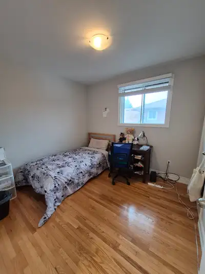 Room available starting March 28th, 2026 Monthly payment: ~$900, with the following breakdown: -Rent...