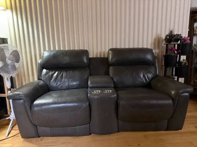 POWER LOVESEAT in Couches & Futons in Winnipeg - Image 2