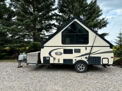 Bright, Spacious, Fully-Equipped and Easy to Tow! Looking for the perfect mix of comfort, convenienc...