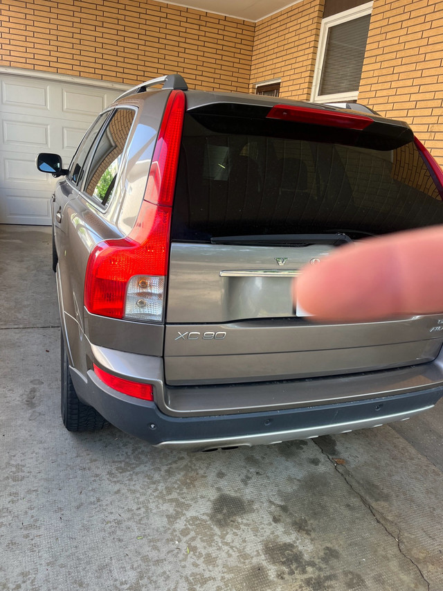 Volvo xc90 in Cars & Trucks in Medicine Hat