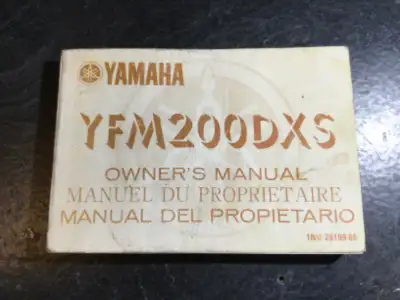 1986 Yamaha YFM200DXS Owner's Manual P/N 1NU-28199-60 Printed August 1985 1986 Yamaha Moto-4 YFM200D...