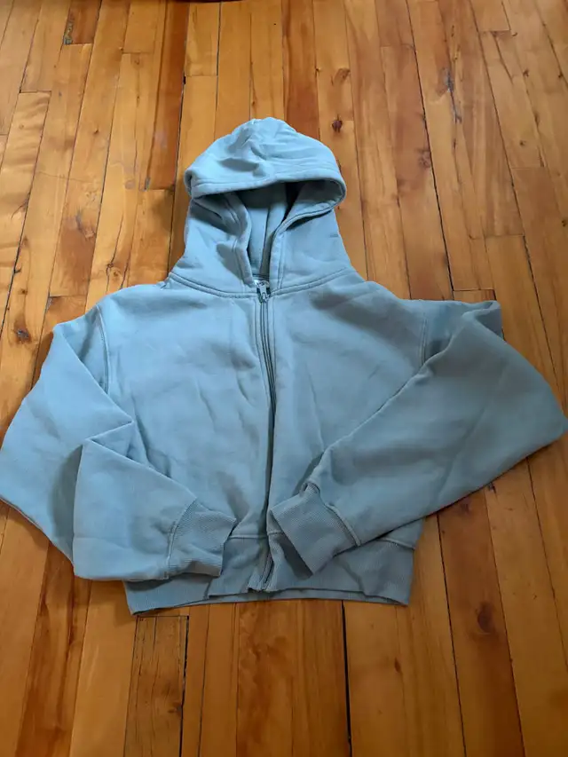 lot Vêtement femme Small 3 morceaux in Women's - Dresses & Skirts in Drummondville - Image 2