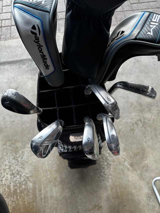 Taylormade SIMS golf set  in Golf in Windsor Region - Image 2