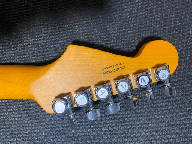 Fender American Ultra Stratocaster HSS 2022 - open to trades in Guitars in Ottawa - Image 7