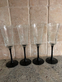 Set of 4 flute champagne glasses