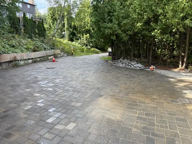 INTERLOCKING AND LANDSCAPING575591536018083844