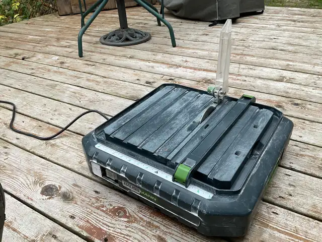 Wet saw for tile cutting in Power Tools in Winnipeg - Image 3