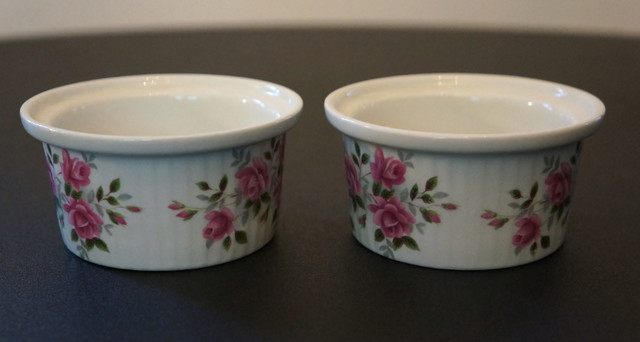 Vintage ENOCH Wedgwood Pink Roses Ramekins - England in Kitchen & Dining Wares in City of Toronto - Image 2