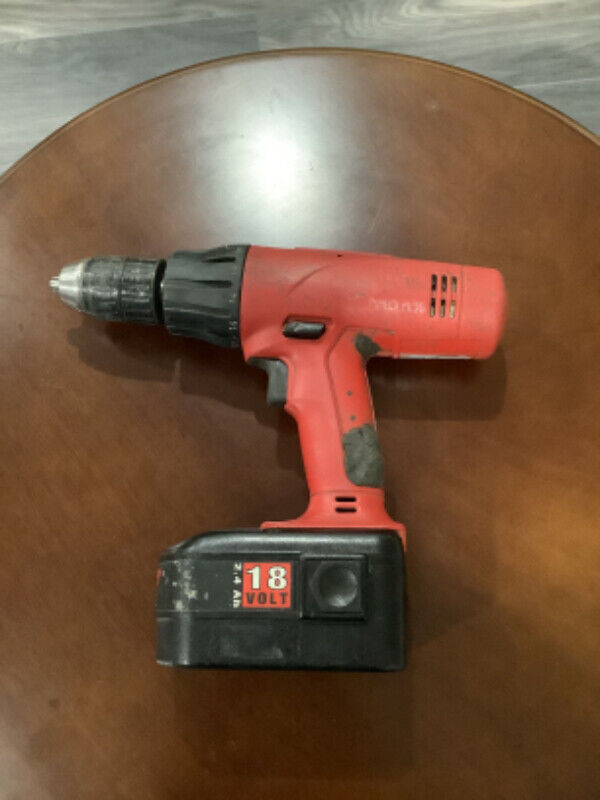 MILWAUKEE 18V HAMMER DRILL 2 SPEED WITH BATTERY NO CHARGER in General Electronics in Barrie - Image 2