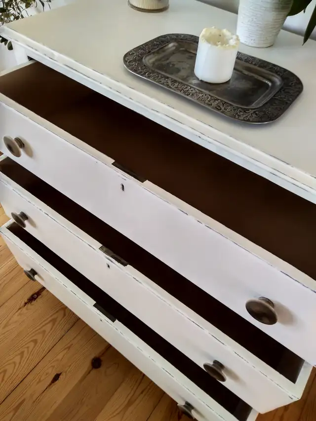 Antique Chest of Drawers | Dresser in Dressers & Wardrobes in City of Toronto - Image 8