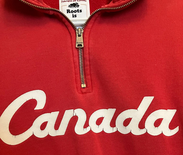 Roots Canada Quarter Zip - small in Women's - Tops & Outerwear in Ottawa - Image 4